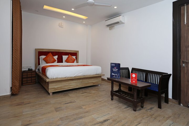 Room 12 of 26