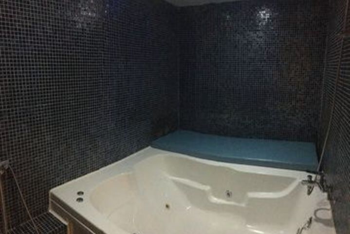 Room 4 of 19
