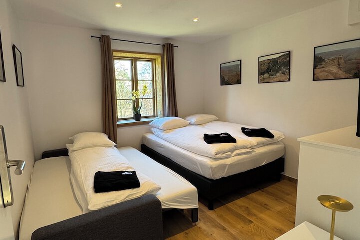Room 7 of 65