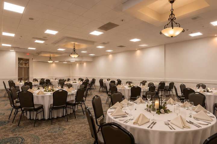 Ballroom/Hall 44 of 68