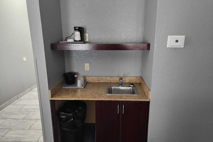 Room 12 of 26