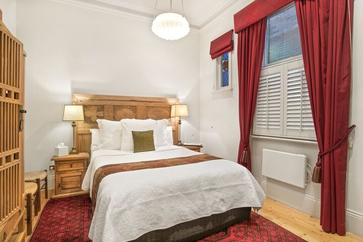 Room 21 of 120