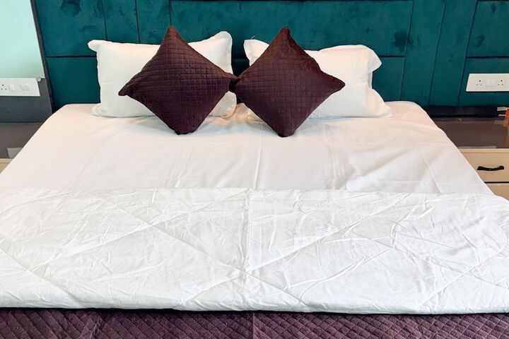 Room 9 of 29