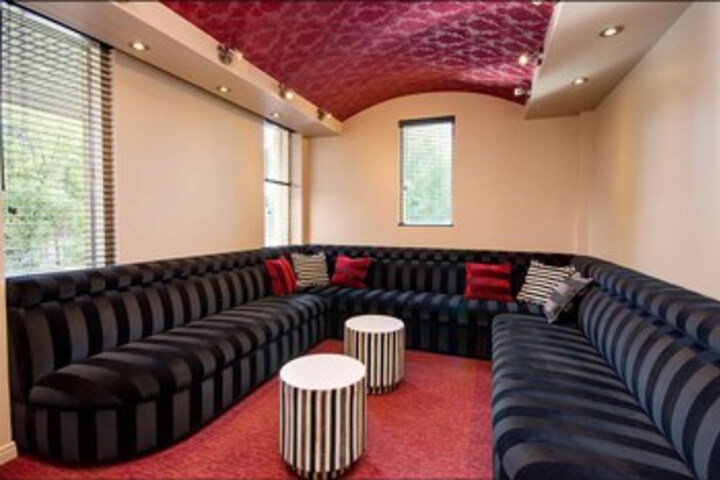 Room 16 of 35