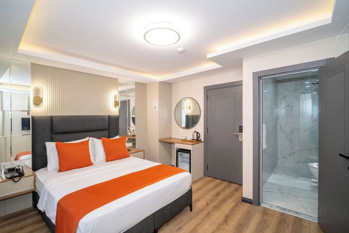 Room 35 of 60