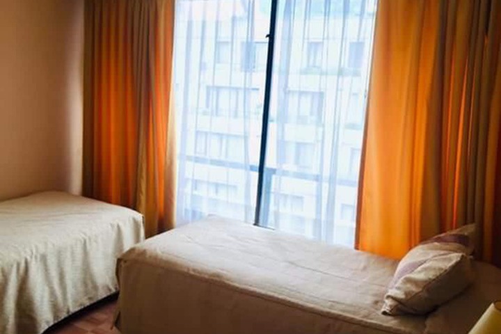 Room 6 of 40
