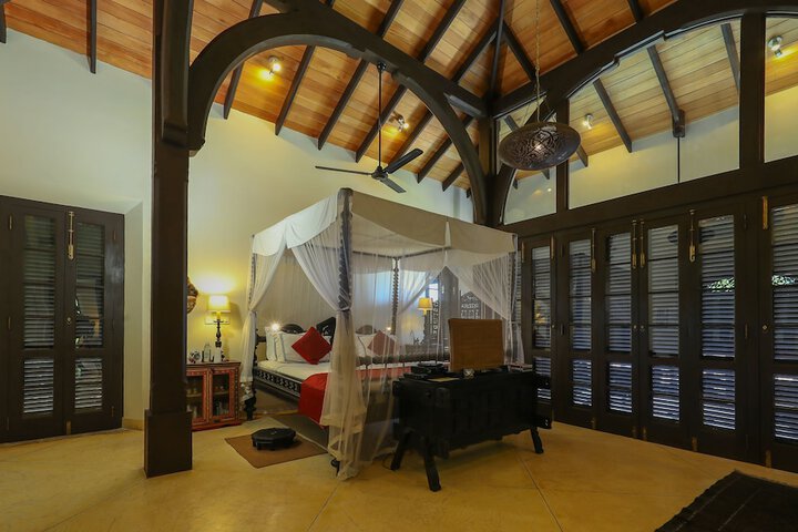 Room 10 of 80