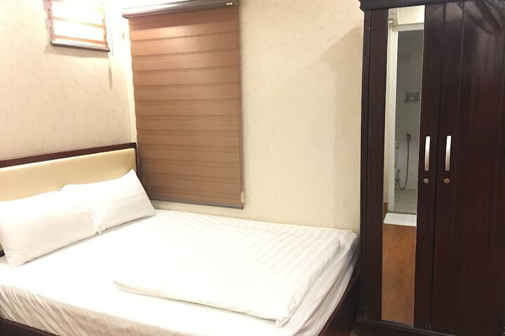 Room 9 of 22