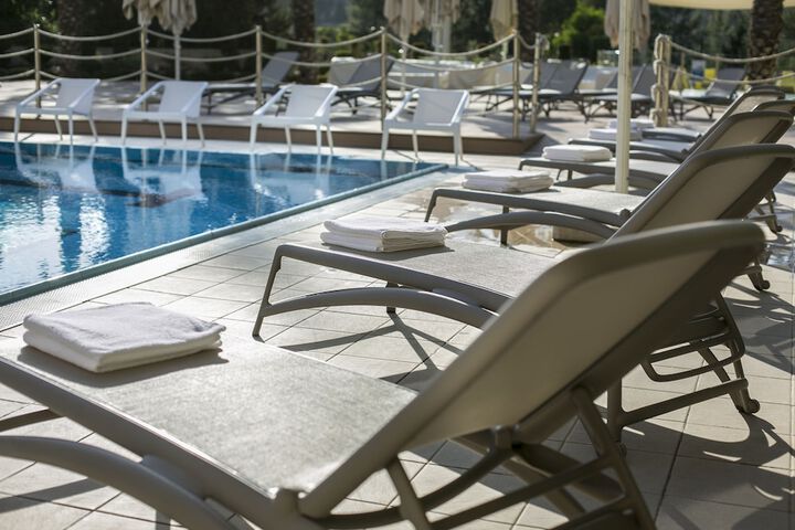 Pool 60 of 106