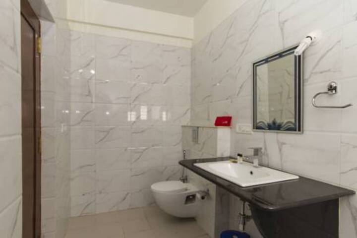 OYO 875 Eyrie Suites