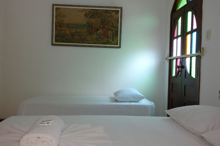 Room 3 of 43