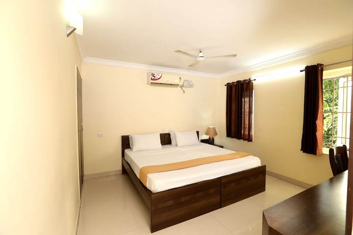 Room 5 of 11