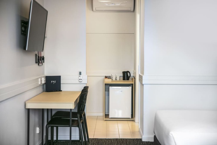 Room 9 of 40