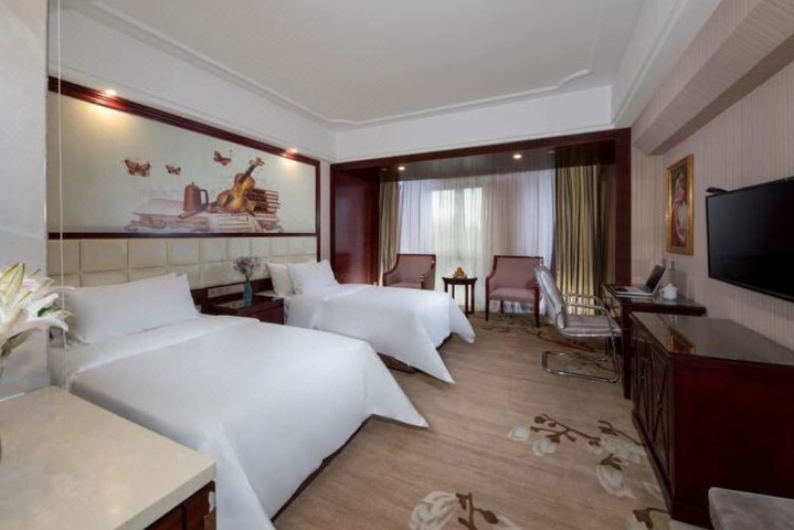 Room 4 of 6