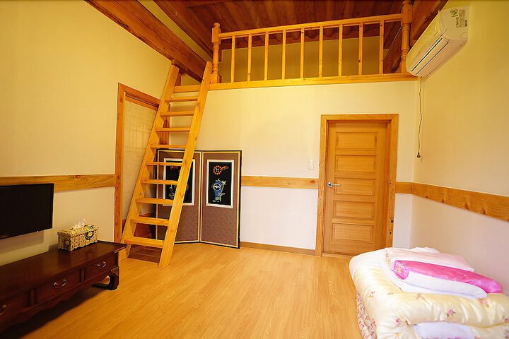 Room 2 of 73