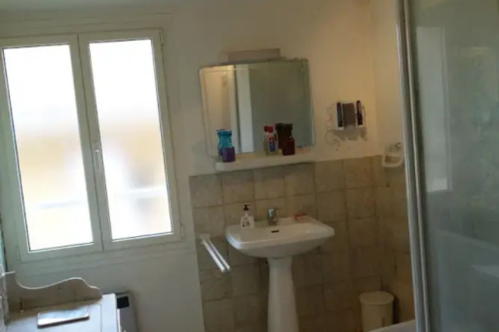 Room 4 of 17