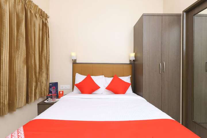 Room 13 of 20
