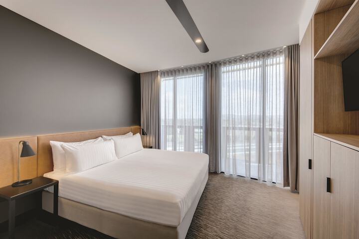 Room 13 of 52