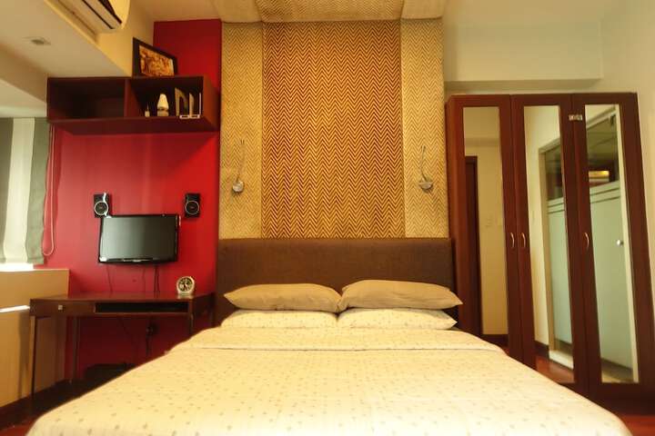 Room 14 of 90