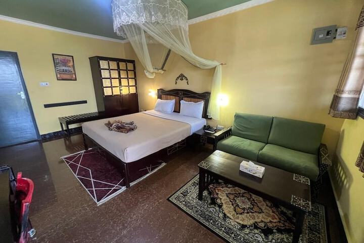 Room 2 of 40
