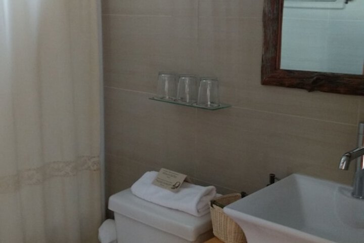 Room 42 of 150