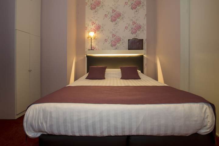 Room 16 of 27