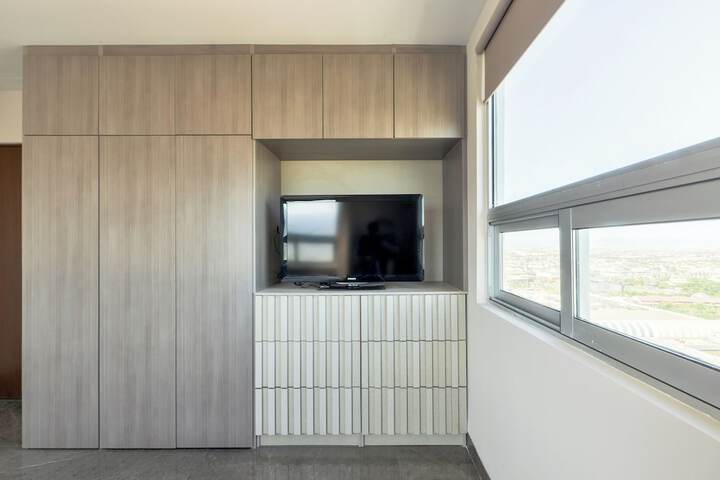 Room 29 of 233