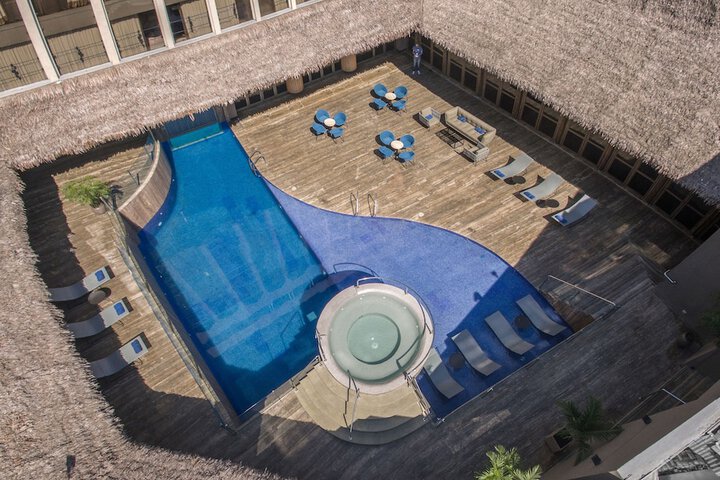 Pool 51 of 83