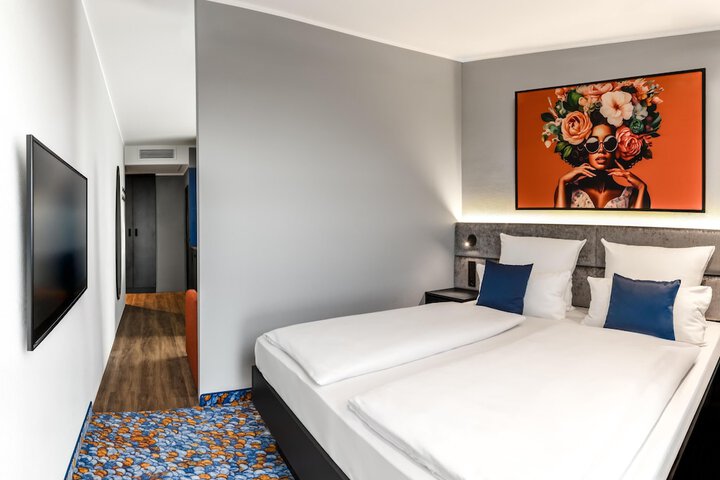Room 5 of 44