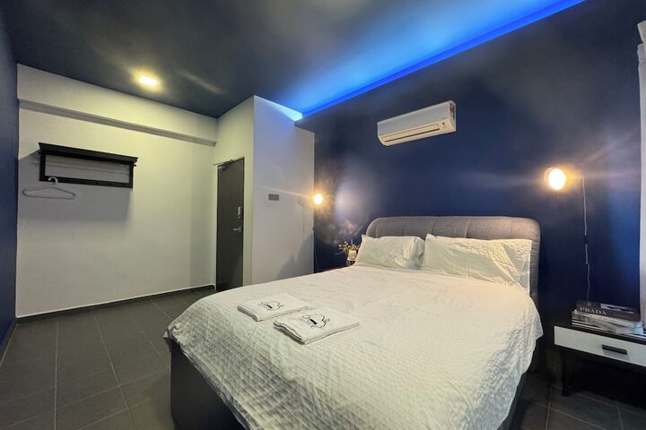 Room 33 of 49