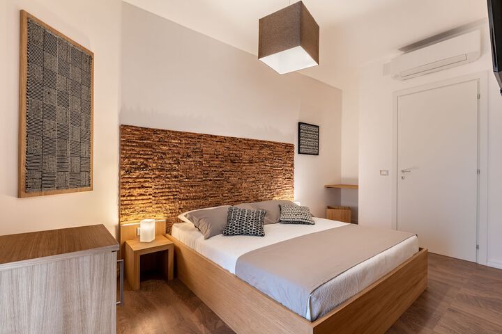 Room 15 of 52