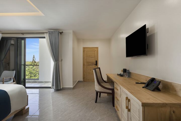 Room 9 of 25