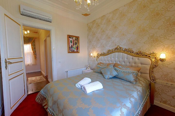 Room 5 of 89