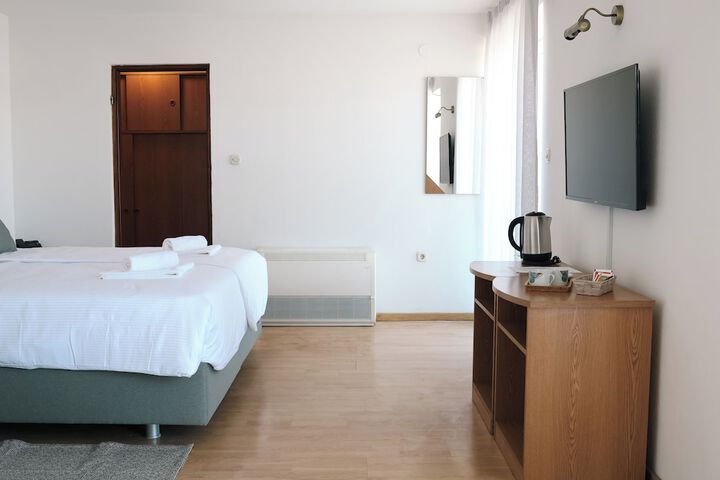 Room 5 of 20