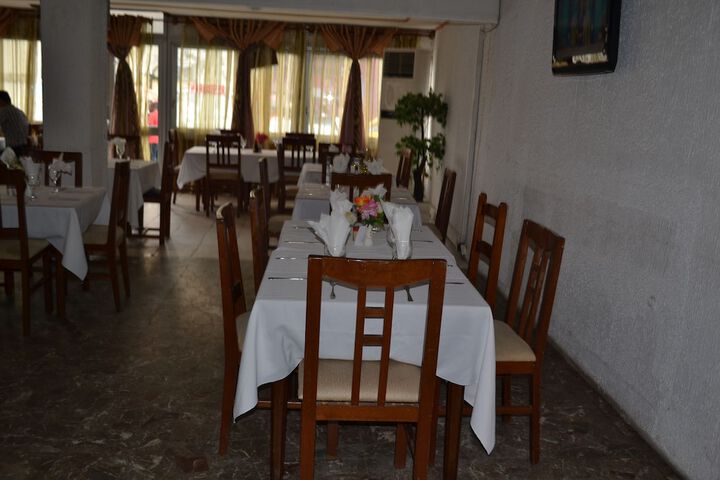 Dining 14 of 15