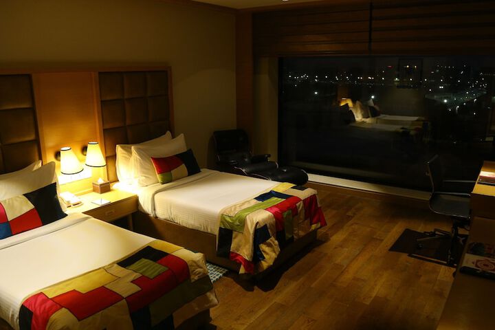 Room 8 of 62