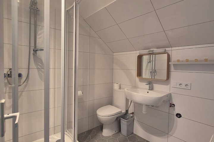 Room 46 of 60