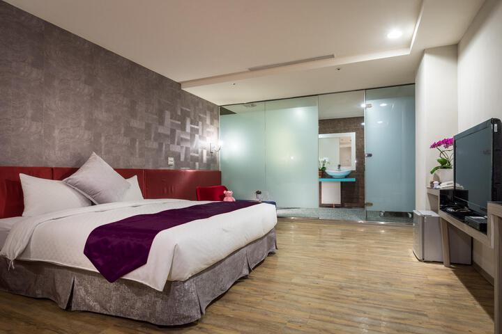 Room 3 of 41