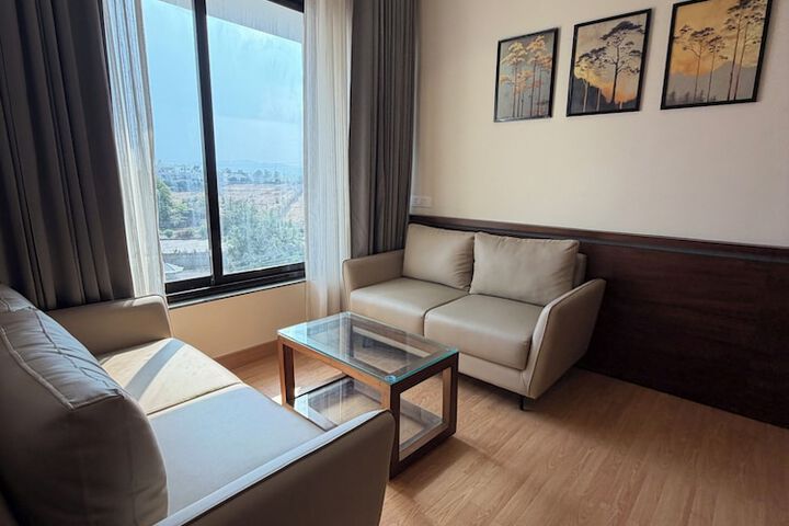 Room 16 of 30