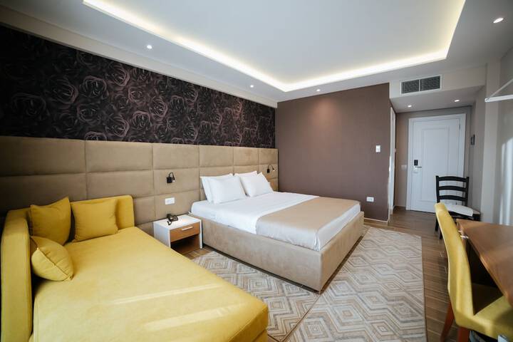 Room 7 of 51