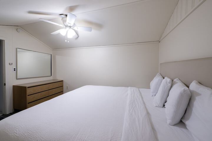 Room 76 of 324