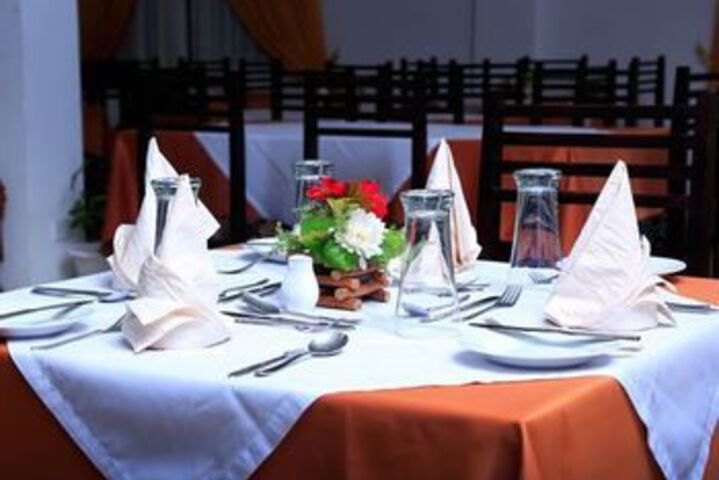 Dining 68 of 71