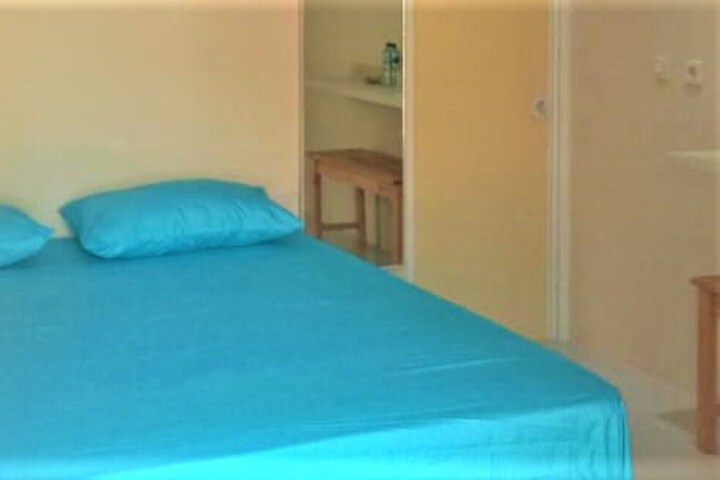 Room 5 of 17