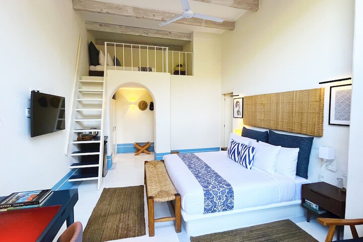 Room 46 of 144