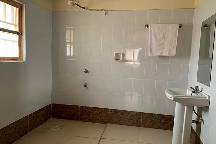 Room 7 of 17