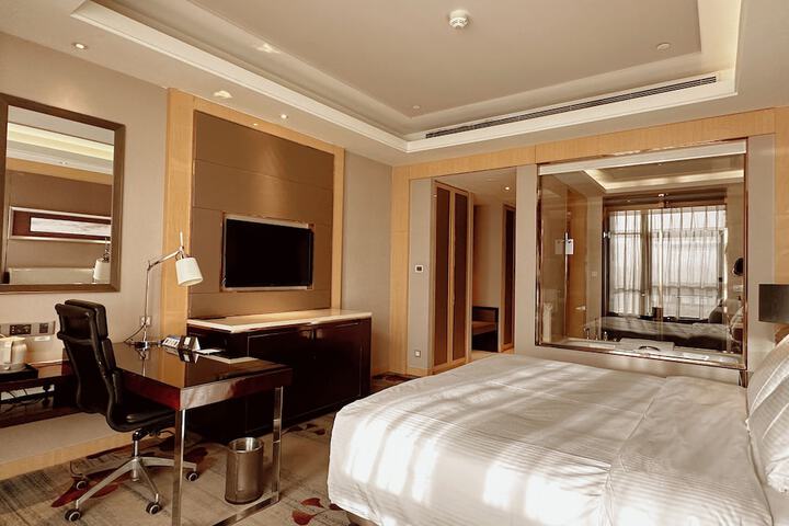 Room 18 of 78
