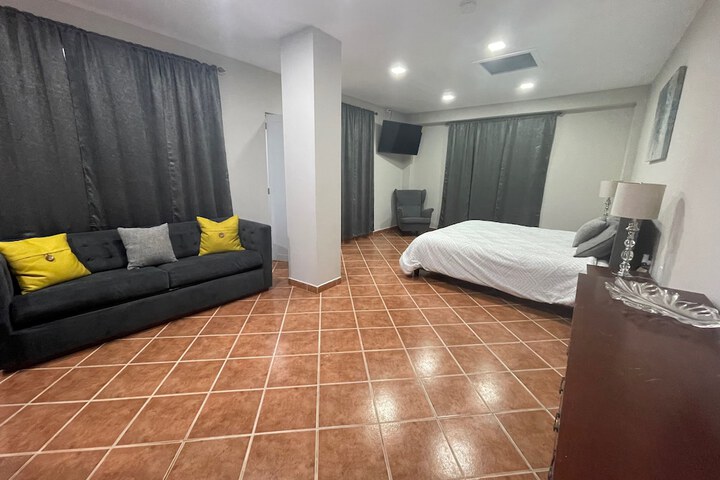 Room 5 of 25