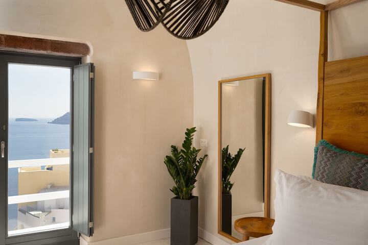 Room 10 of 99