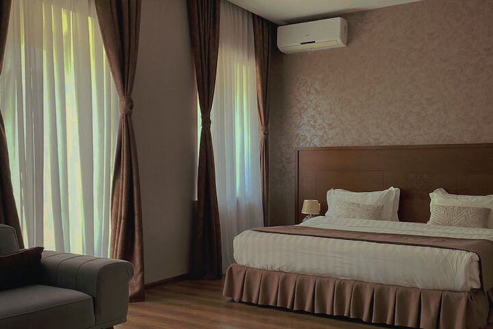 Room 17 of 50