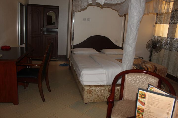 Room 36 of 82